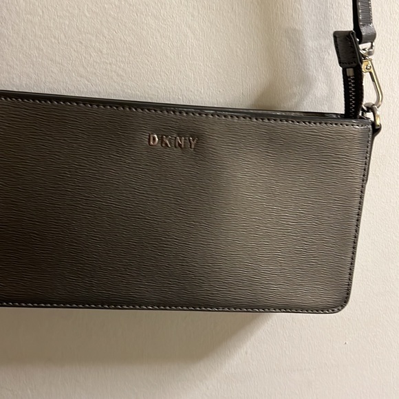 DKNY crossbody antique silver with dusk bag never used - Picture 5 of 6
